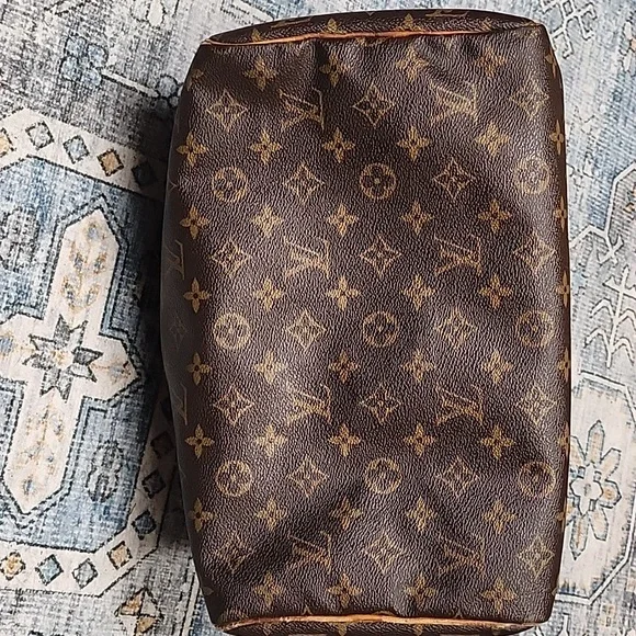 Louis Vuitton Brown Monogram Bag - Picture 4 of 10